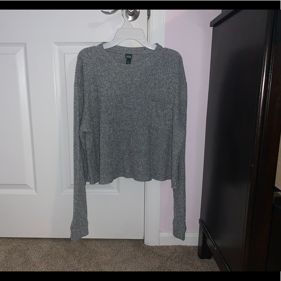 Grey sweater - Picture 1 of 1